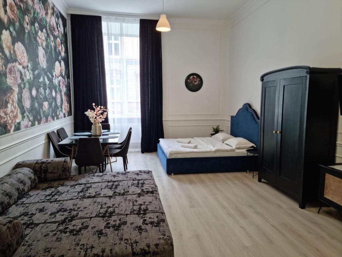 Leogrand Apartments On Lychakivska 3 Lviv Luaran gambar